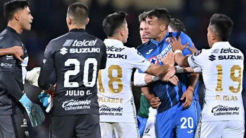 El delantero chileno estuvo a punto de llegar a las manos con Alan Mozo