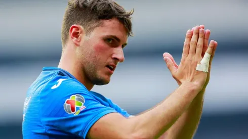 Santiago Giménez se formó como futbolista en la cantera de Cruz Azul.