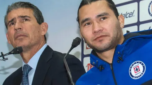 Eduardo de la Torre en su época como director deportivo de Cruz Azul.