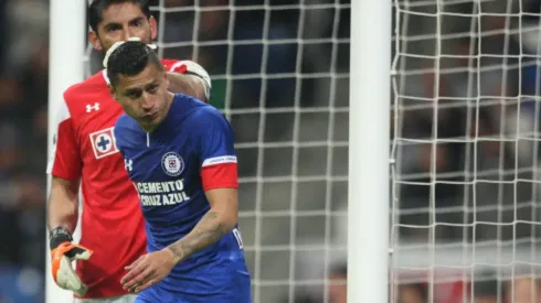 Corona y Cata en acción.