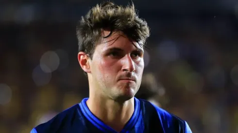 Santiago Giménez estuvo a punto de marcar el gol de la victoria