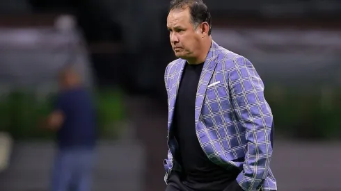 Juan Reynoso dejó de ser director técnico de Cruz Azul.