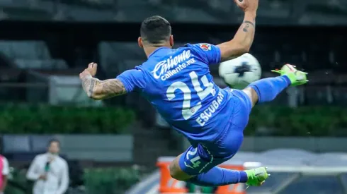 Juan Escobar está nominado al Balón de Oro 2022 por este gol de tijera con Cruz Azul.