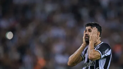 Desde España afirman que Cruz Azul está tras el español