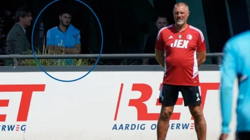 Santi Giménez vio el entrenamiento del Feyenoord.