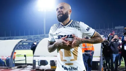 Dani Alves ya debutó con Pumas, pero pudo llegar a Cruz Azul.