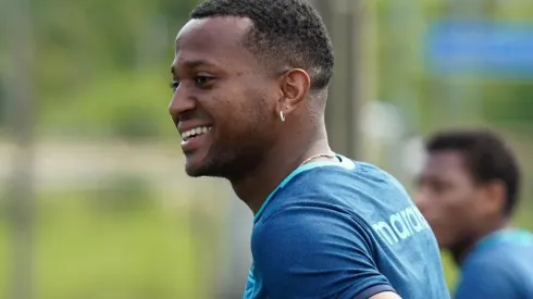 Michael Estrada ya está en la Ciudadad de México para unirse a Cruz Azul.