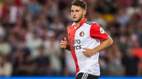 Santi Giménez entró de cambio al minuto 77 para debutar oficialmente con el Feyenoord.