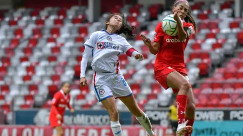 La jugada donde Dalia cayó semi noqueada.