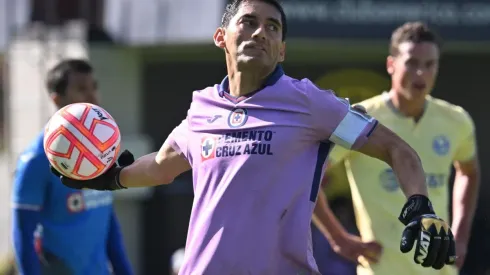 Jesús Corona regresó a la actividad con Cruz Azul Sub-20.