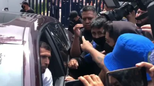 Aficionados se acercaron a Escobar, de forma tranquila, pero intimidatoria a la vez.