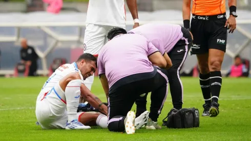 Escobar fue atendido pero después pudo seguir en el partido.