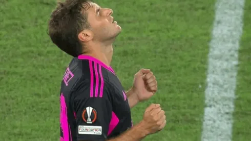 Santi Giménez firmó su primer gol en la Europa League con el Feyenoord.