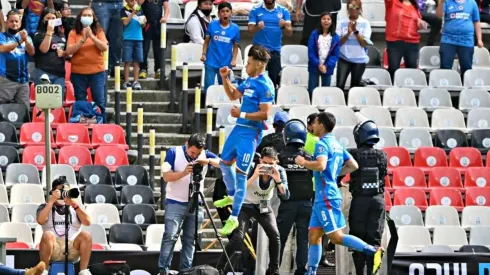 Romero anotó de penal el segundo tanto para Cruz Azul