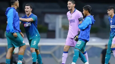 Jesús Corona e Iván Morales se hicieron de palabras tras el triunfo de Cruz Azul.