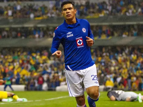 Invaden la cancha: Exjugador de Cruz Azul es agredido por aficionados