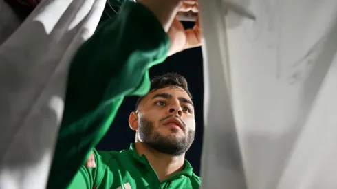 El delantero mexicano se mantiene con dolencias