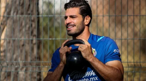 El 'Pollo' Briseño en un entrenamiento de Chivas