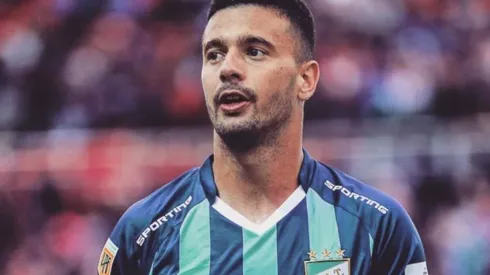 El mediocampista argentino en un partido con Atlético Tucumán