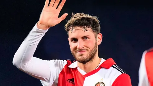 Santi Giménez jugará por última vez en el año con el Feyenoord.