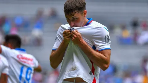 Santiago Giménez decidió abandonar la concentración de la Selección Mexicana