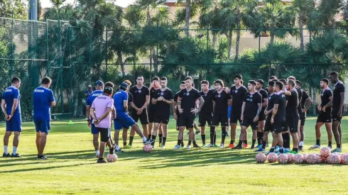 El "Potro" dirigiendo el entrenamiento de este viernes