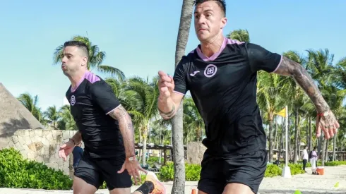 Ramiro Carrera y Augusto Lotti podrían debutar con Cruz Azul esta noche.