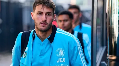 Santi Giménez ya reportó con el Feyenoord.