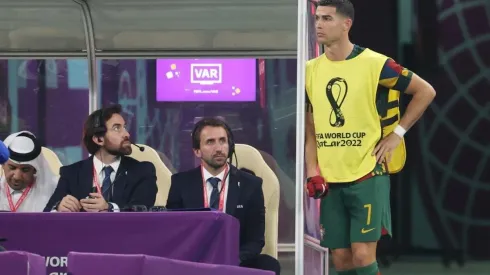 Cristiano ve el partido desde el banquillo