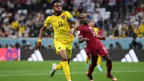 Michael Estrada en un partido con Ecuador