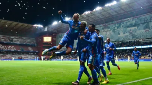 El cuadro cementero celebra la victoria contra los azulcrema