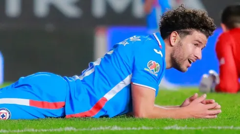 Causa risa, pero risa no graciosa. Ociosas comparaciones, ni hablar.