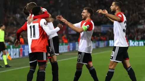 Santiago Giménez en un partido con el Feyenoord