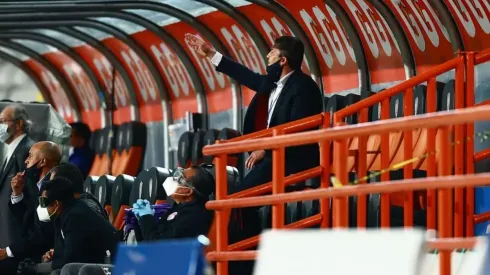 José Manuel De la Torre dirigiendo un partido