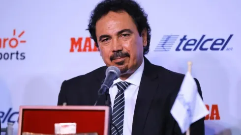 Hugo Sánchez se inclina como el candidato a dirigir Cruz Azul