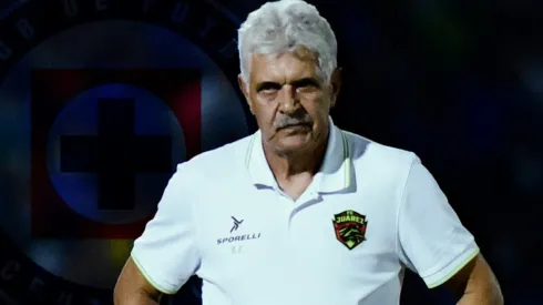 Ricardo Ferretti firmó como nuevo DT de Cruz Azul.