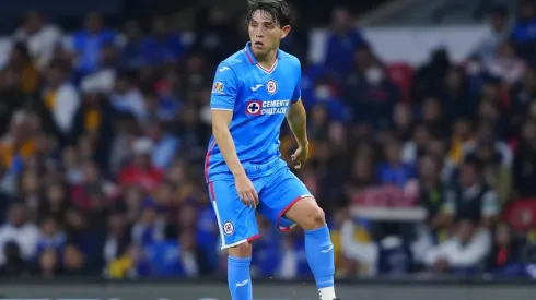 Alexis Gutiérrez en un partido con Cruz Azul