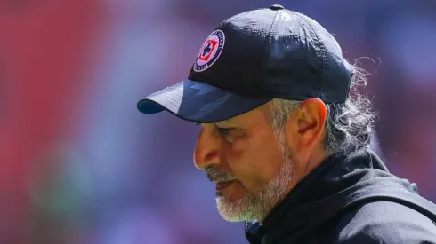 El "Potro" en un partido de Cruz Azul