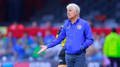 Por no aceptar ser suplente, el ex futbolista confesó que golpeó al Tuca en la cabeza.