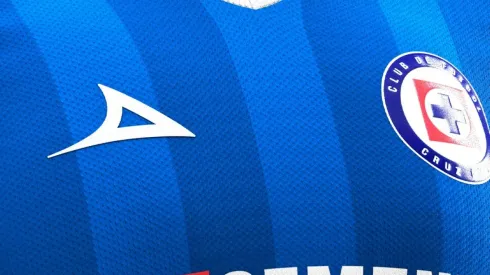 El fantasy del uniforme de Cruz Azul con Pirma que causó furor en redes sociales.