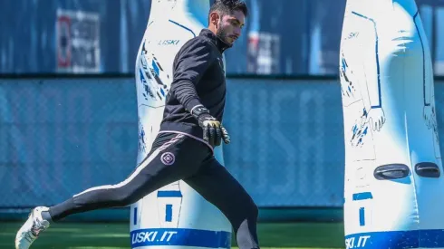 Jesús Corona en un entrenamiento