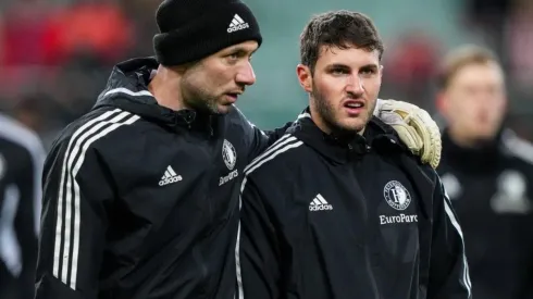 Santiago Giménez durante los movimientos precompetitivos