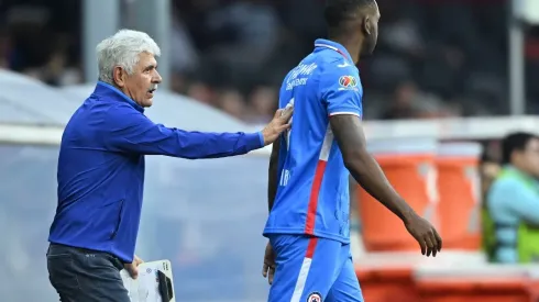 Se advierte que el Tuca Ferretti apostará por arrancar el partido con dos atacantes.