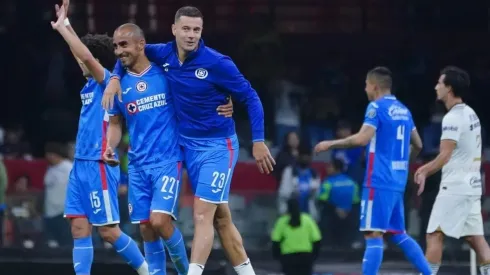 Los jugadores celebraron la victoria con mucho ímpetu