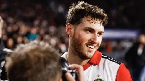 Giménez en un partido con el Feyenoord