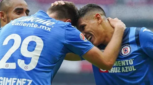 Santiago Giménez y Uriel Antuna