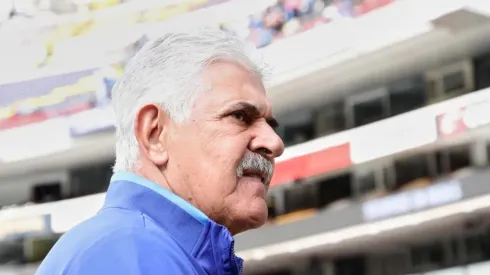 Ricardo Ferretti en un partido de Cruz Azul