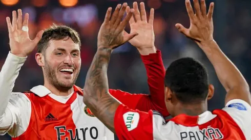 Santi Giménez contabiliza 19 goles con el Feyenoord en la presente temporada.