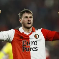 Santiago Giménez acecha marca de históricos delanteros