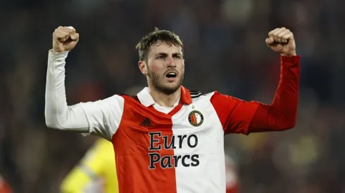 Santiago Giménez llegó a 18 goles con el equipo de Roterdam en la presente temporada.